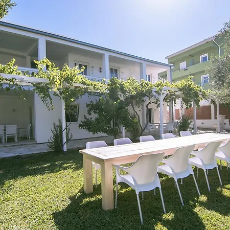 Jaz Garden Apartment *